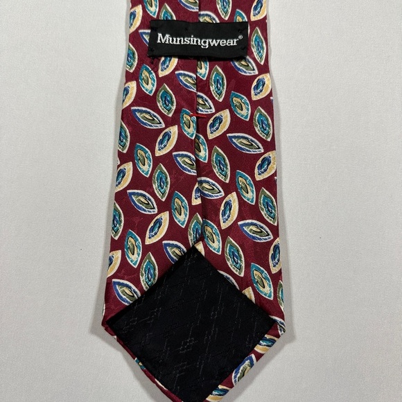 Men’s Munsingwear Silk Tie - Picture 4 of 5
